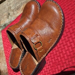 B.O.C. Tan heeled Mule Clogs sz.10 EUC
